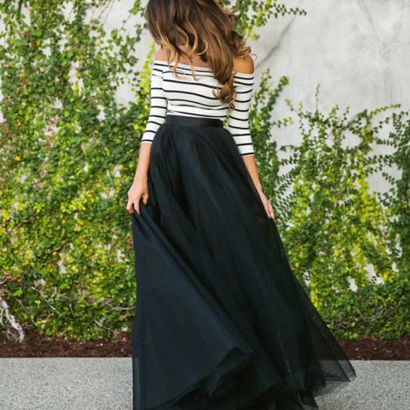 Two Piece Set-Off the Shoulder Top and Skirt - Picture 2 of 7